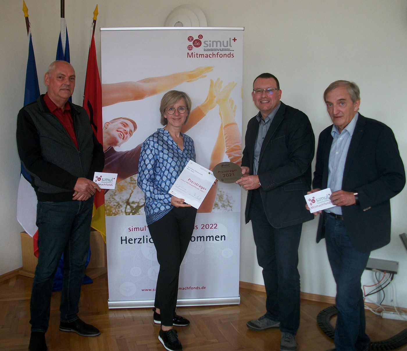 Freuen sich über den Projektstart in Ehrenfriedersdorf. V. l. Rolf Vogel, Koordinator simul⁺Mitmachfonds, die Bürgermeisterin der Stadt Ehrenfriedersdorf Silke Franzl, MdL Ronny Wähner und Peter Neunert, Geschäftsführer des SLK.